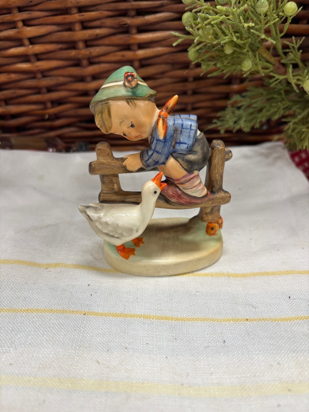 "Barnyard Hero" Goebel Hummel Figurine #195 2/0 - Boy On Fence With Duck!
